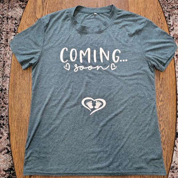 Coming Soon Green and Ivory Maternity Short Sleeve T-shirt Size Women's Medium - Picture 1 of 9